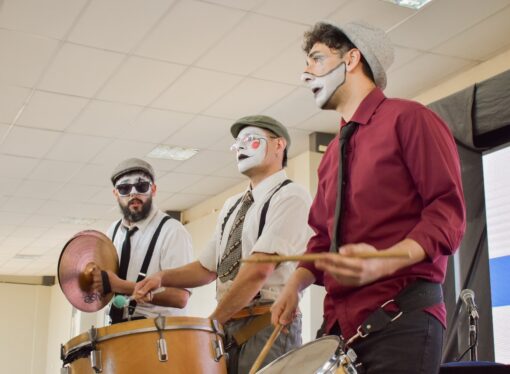 LA MURGA PERICANA REALIZO ULTIMO ENSAYO ABIERTO AL PUBLICO