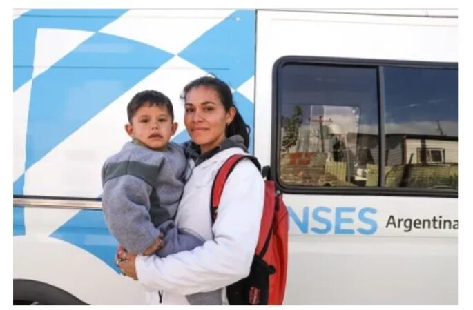 Confirman un aumento del 2,4% en las asignaciones familiares para el próximo mes de abril.