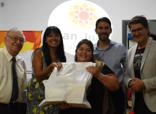 800 libros para 40 bibliotecas populares de la Provincia