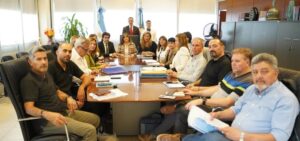 ACUERDO SALARIAL DOCENTE: AUMENTOS ESCALONADOS Y CLÁUSULA DE REVISIÓN