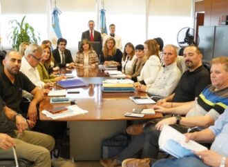 ACUERDO SALARIAL DOCENTE: AUMENTOS ESCALONADOS Y CLÁUSULA DE REVISIÓN