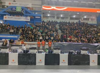 San Juan entregó cerca de 3.000 computadoras a docentes de primaria.