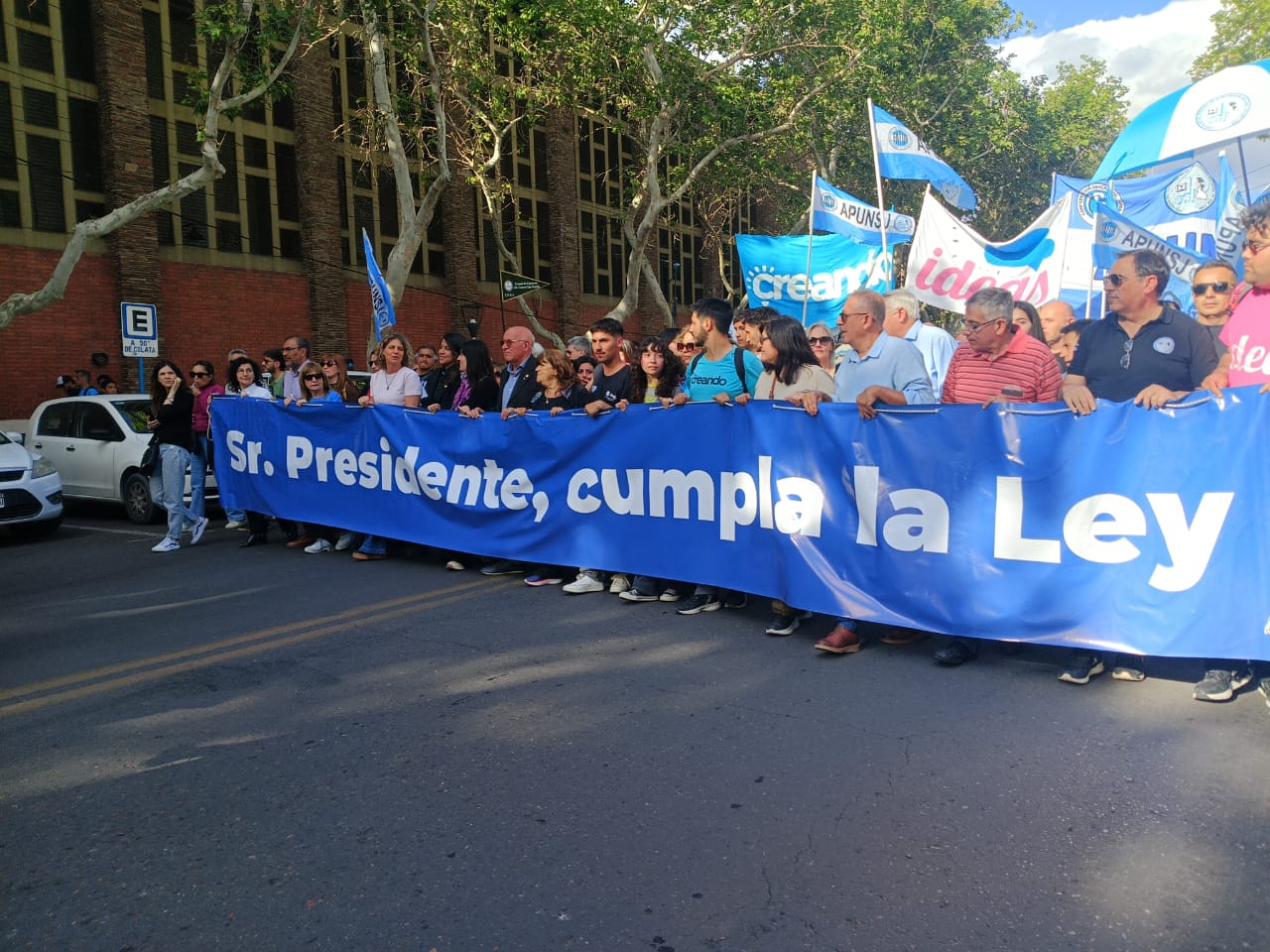 Múltitudinaria Marcha Universitaria en San Juan: “Exigimos que el Gobierno respete lo que aprobó el Congreso”