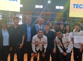 Carlos Munisaga inauguró la Feria del Libro de Rawson: “El futuro se vive en comunidad”