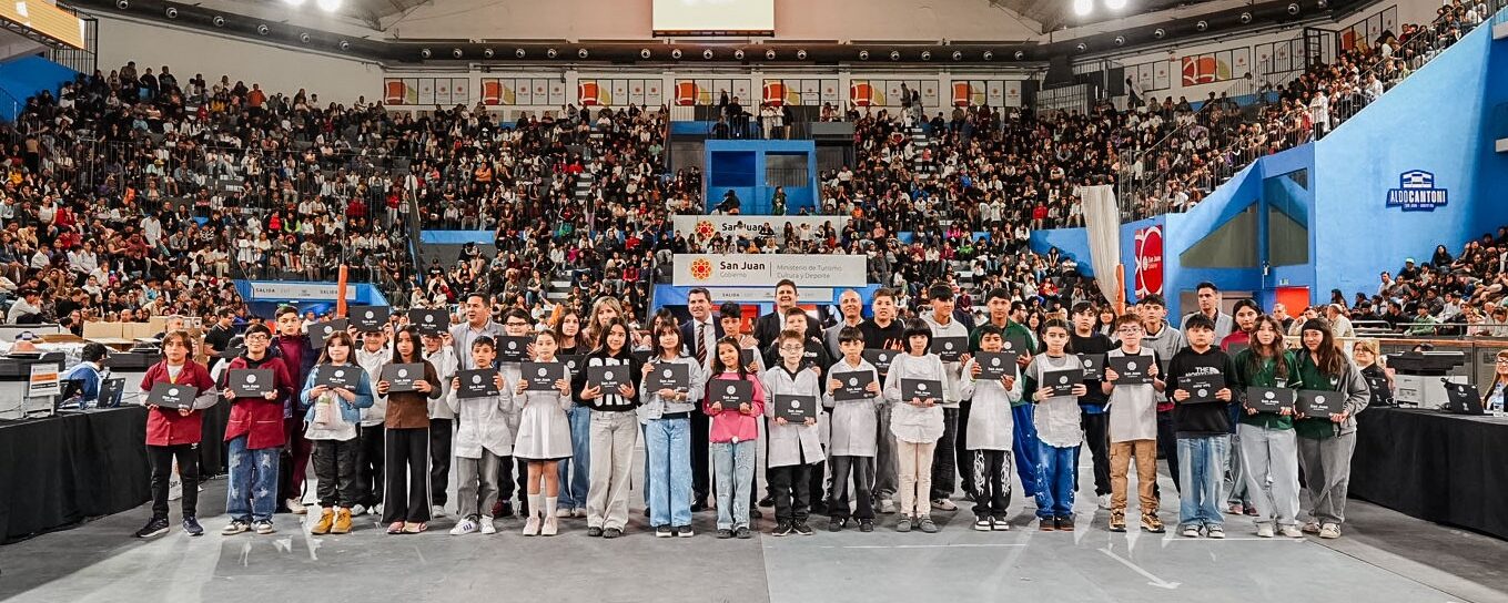 San Juan avanza con la entrega de notebooks a estudiantes: una herramienta para reducir la brecha digital